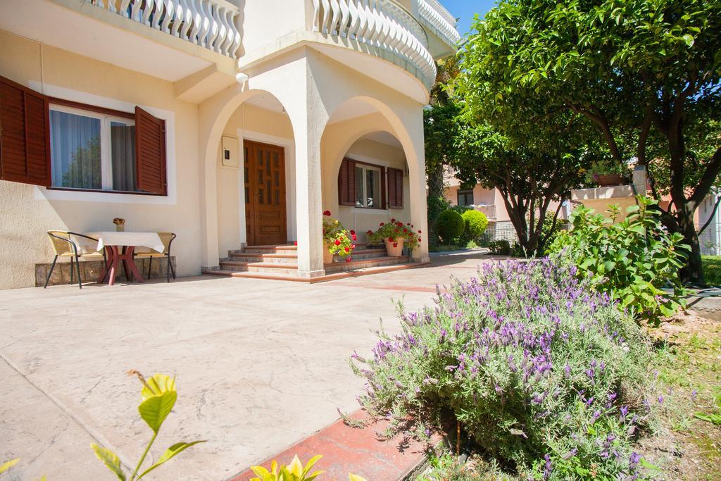 Apartment Mitrovic *